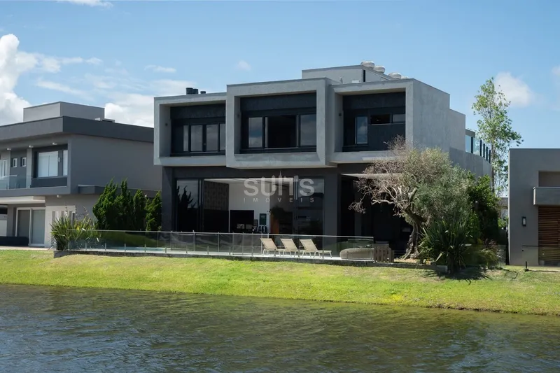 Incrível mansão as margens do lago no condomínio Enseada: 5ª foto da galeria de imagens do imóvel