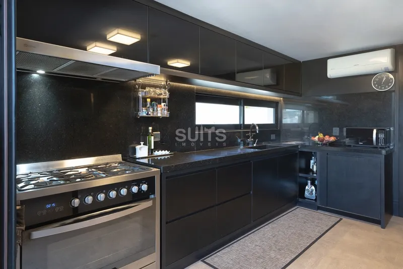 Incrível mansão as margens do lago no condomínio Enseada: 33ª foto da galeria de imagens do imóvel