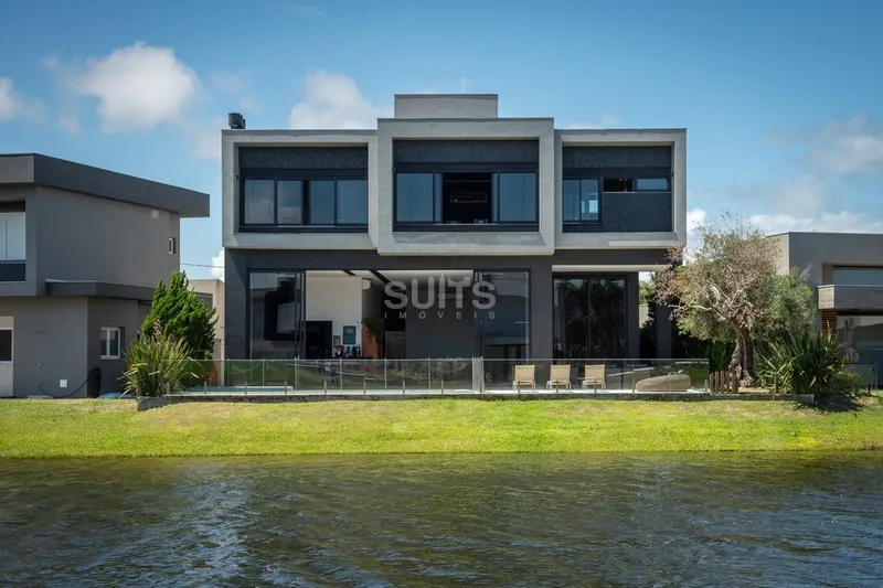 Incrível mansão as margens do lago no condomínio Enseada: 6ª foto da galeria de imagens do imóvel