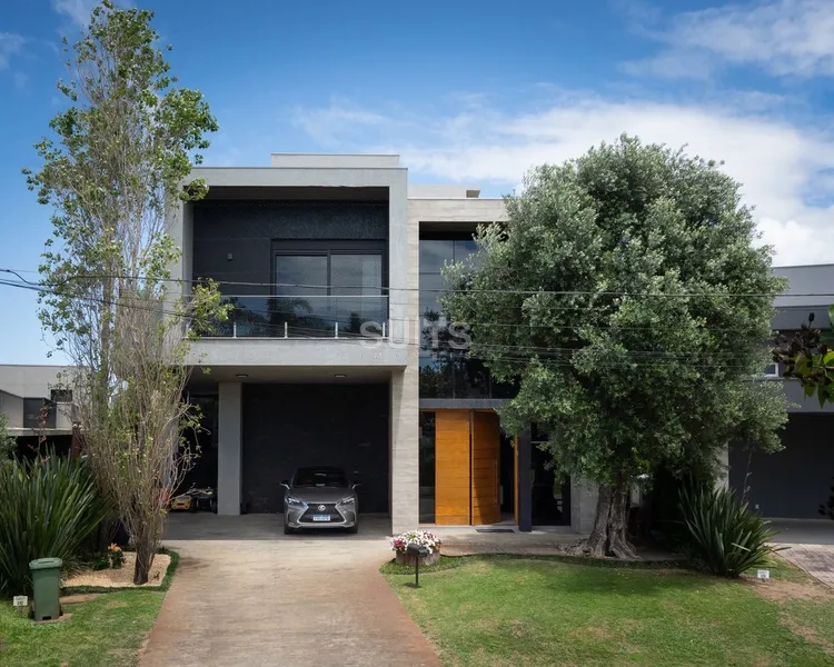 Incrível mansão as margens do lago no condomínio Enseada: 1ª foto da galeria de imagens do imóvel