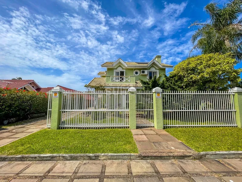 Sobrado proxímo do mar na praia de Atlântida: 2ª foto da galeria de imagens do imóvel