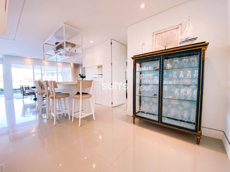 Belíssimo sobrado beira lago à venda no condomínio Enseada: 32ª foto da galeria de imagens do imóvel