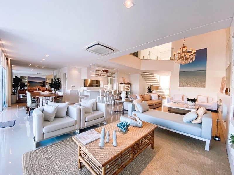 Belíssimo sobrado beira lago à venda no condomínio Enseada: 8ª foto da galeria de imagens do imóvel