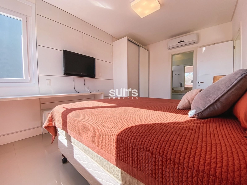 Belíssimo sobrado beira lago à venda no condomínio Enseada: 41ª foto da galeria de imagens do imóvel