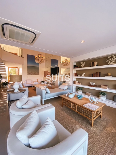 Belíssimo sobrado beira lago à venda no condomínio Enseada: 3ª foto da galeria de imagens do imóvel