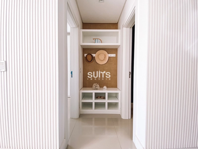 Belíssimo sobrado beira lago à venda no condomínio Enseada: 35ª foto da galeria de imagens do imóvel