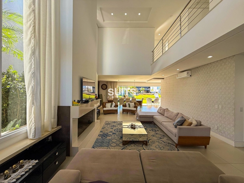 Magnífico sobrado beira lago no condomínio Villaggio: 2ª foto da galeria de imagens do imóvel