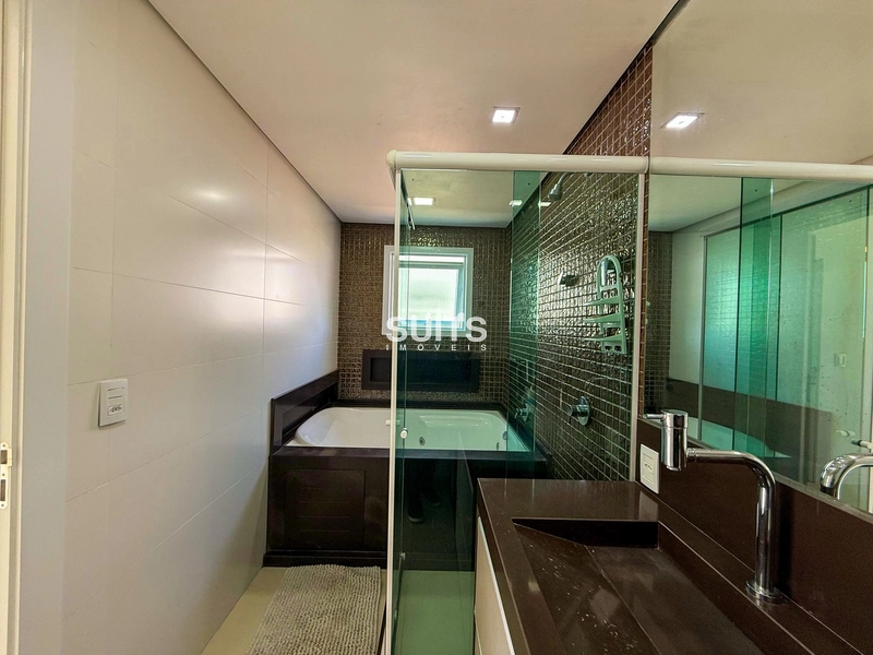 Magnífico sobrado beira lago no condomínio Villaggio: 31ª foto da galeria de imagens do imóvel