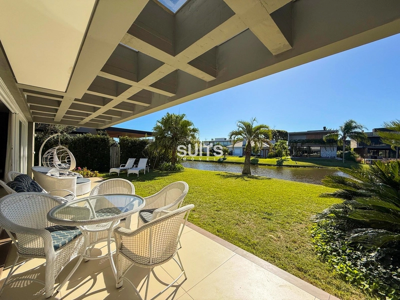 Magnífico sobrado beira lago no condomínio Villaggio: 12ª foto da galeria de imagens do imóvel