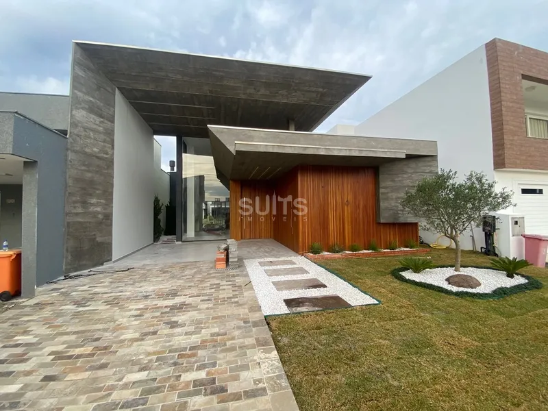 Linda casa térrea à venda no condomínio Riviera: 2ª foto da galeria de imagens do imóvel