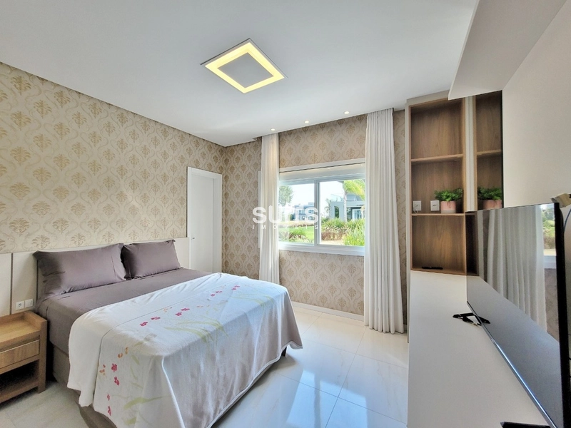 Linda casa de esquina e vista para o lago no condomínio Enseada: 41ª foto da galeria de imagens do imóvel