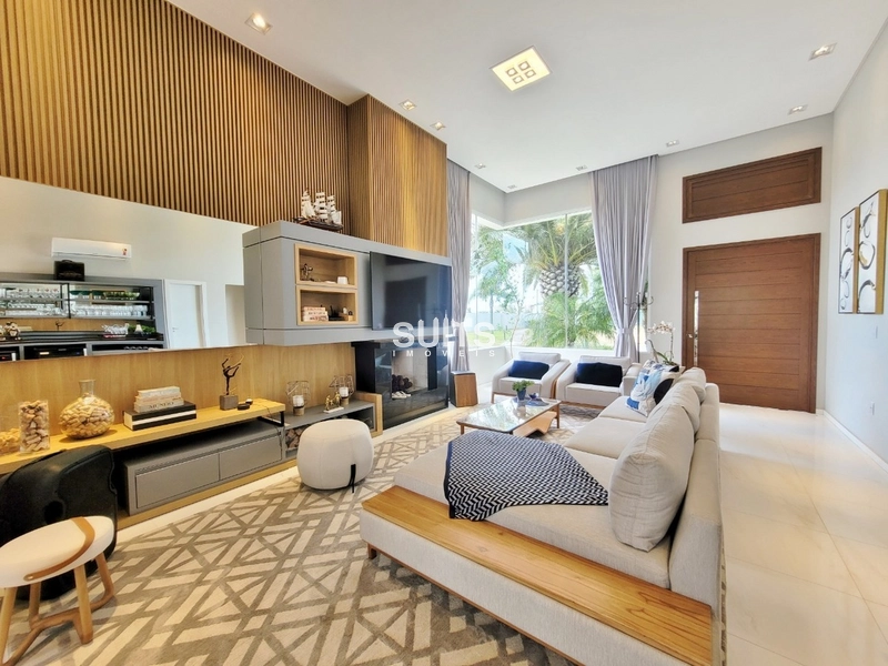 Linda casa de esquina e vista para o lago no condomínio Enseada: 11ª foto da galeria de imagens do imóvel