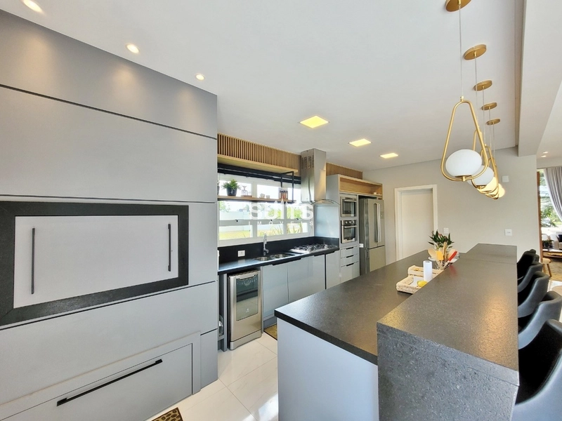 Linda casa de esquina e vista para o lago no condomínio Enseada: 23ª foto da galeria de imagens do imóvel