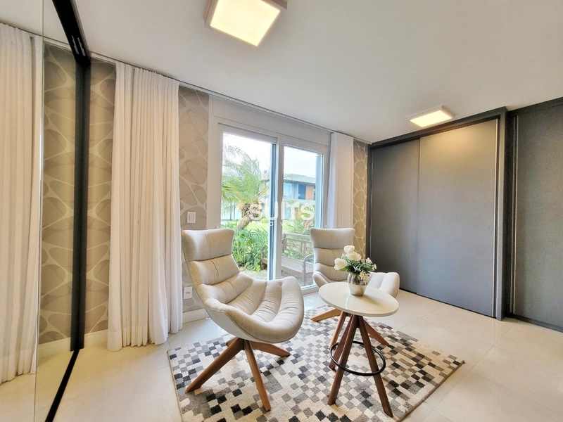 Linda casa de esquina e vista para o lago no condomínio Enseada: 46ª foto da galeria de imagens do imóvel