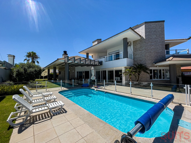 Mansão com 4 terrenos na praia de Noiva do mar a 100 metros do mar.: 3ª foto da galeria de imagens do imóvel