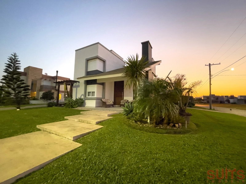 Lindo sobrado de esquina próximo a lagoa no Condomínio Lagoa do Passo: 1ª foto da galeria de imagens do imóvel