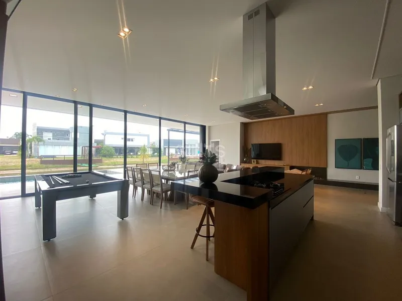 Incrível sobrado à beira do lago no condomínio Malibu: 13ª foto da galeria de imagens do imóvel