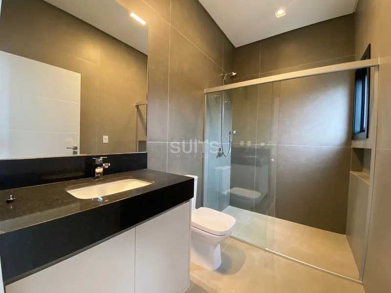 Incrível sobrado à beira do lago no condomínio Malibu: 18ª foto da galeria de imagens do imóvel