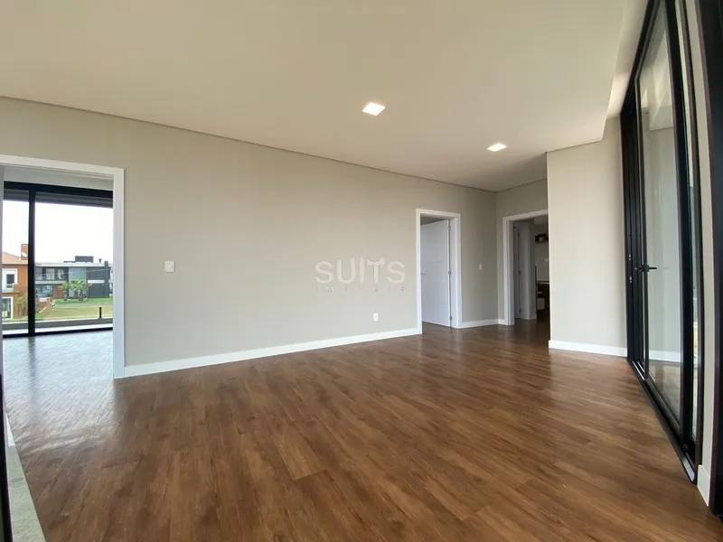 Incrível sobrado à beira do lago no condomínio Malibu: 21ª foto da galeria de imagens do imóvel