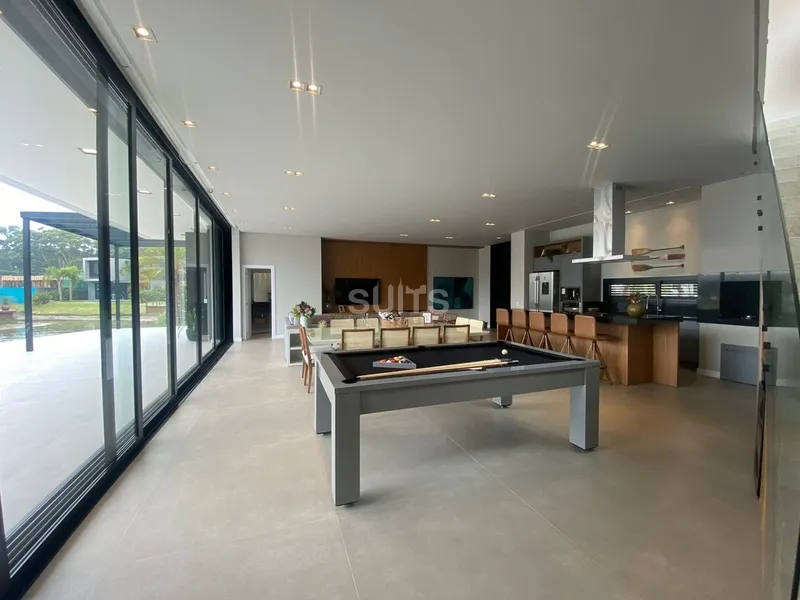 Incrível sobrado à beira do lago no condomínio Malibu: 8ª foto da galeria de imagens do imóvel