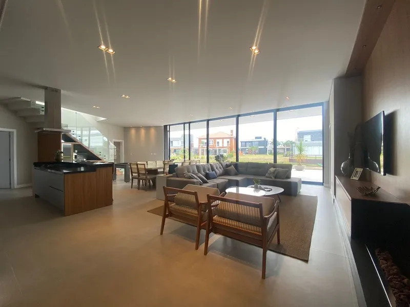 Incrível sobrado à beira do lago no condomínio Malibu: 11ª foto da galeria de imagens do imóvel