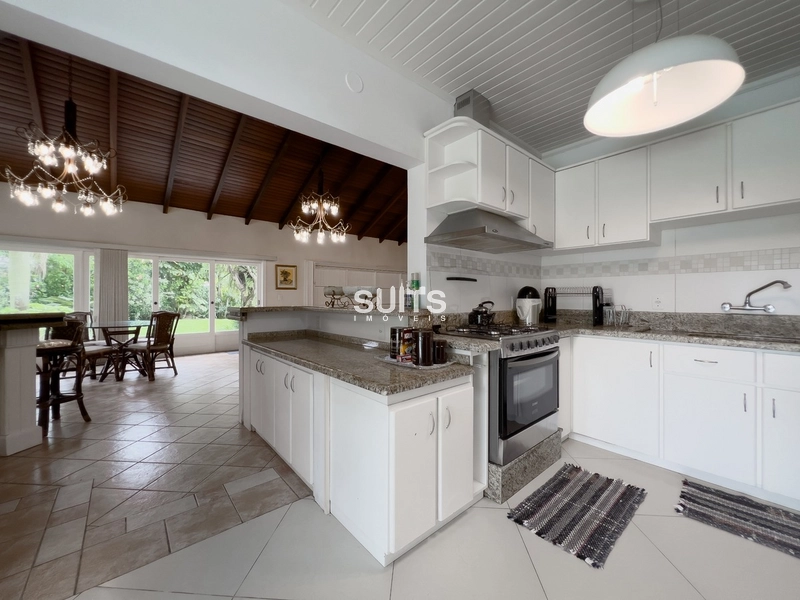 Linda mansão à venda no condomínio Lagos Park em Atlântida: 11ª foto da galeria de imagens do imóvel