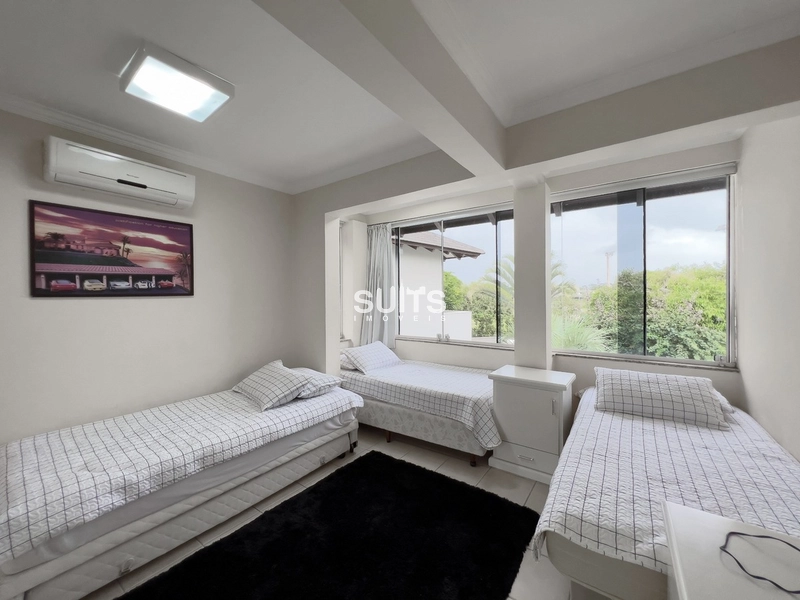 Linda mansão à venda no condomínio Lagos Park em Atlântida: 30ª foto da galeria de imagens do imóvel