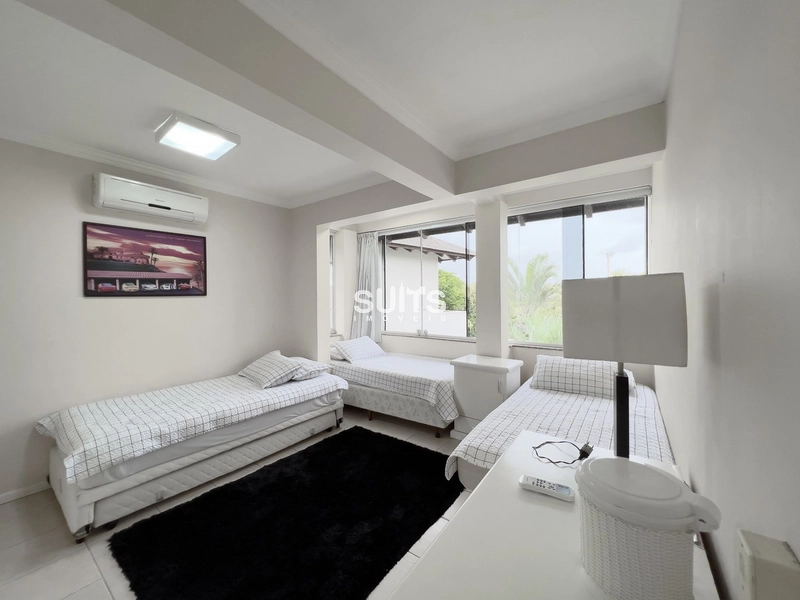 Linda mansão à venda no condomínio Lagos Park em Atlântida: 25ª foto da galeria de imagens do imóvel