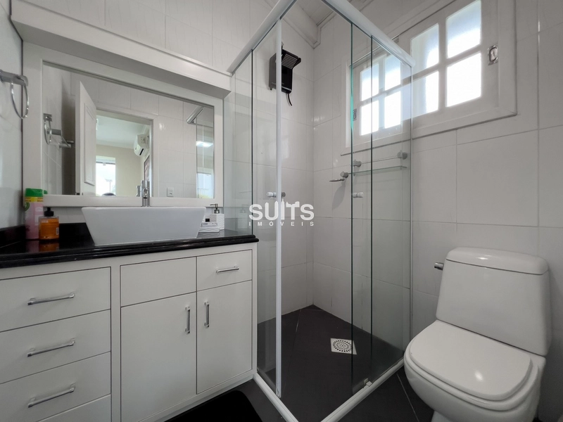 Linda mansão à venda no condomínio Lagos Park em Atlântida: 27ª foto da galeria de imagens do imóvel