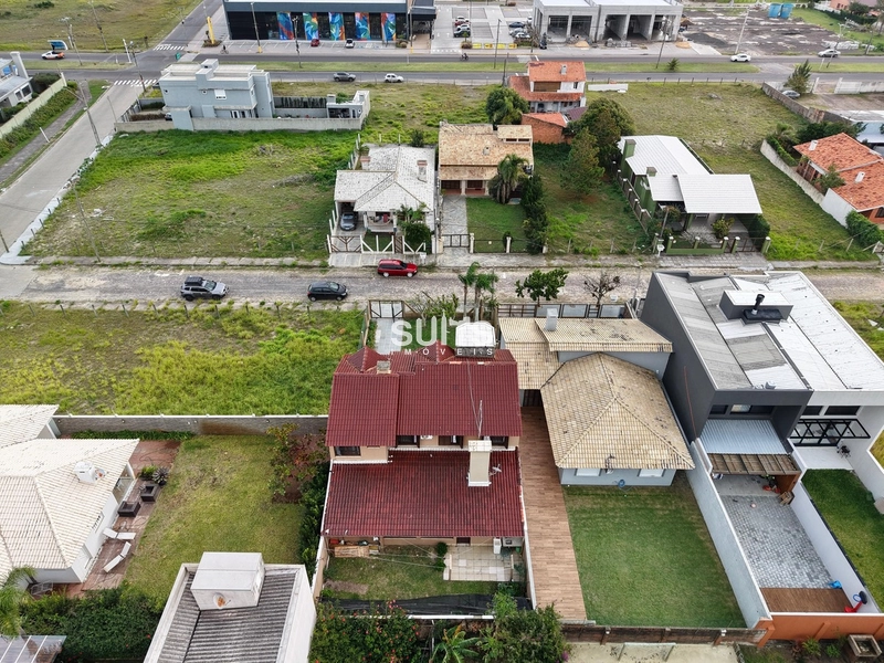 Excelente sobrado à venda no Centro de Xangri-Lá: 2ª foto da galeria de imagens do imóvel