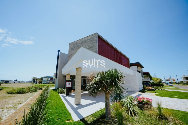 Excelente sobrado á venda no condominio Costa Serena: 1ª foto da galeria de imagens do imóvel