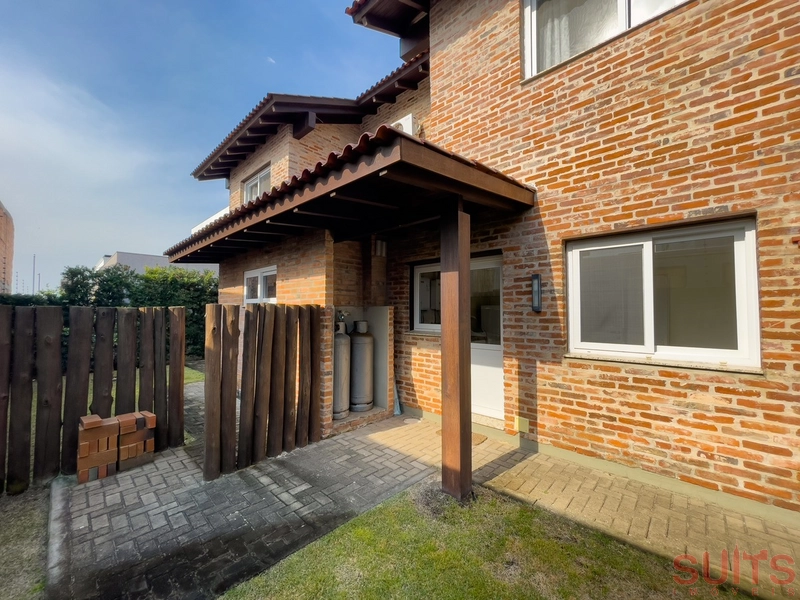 Lindíssimo sobrado padrão AAA no condomínio Villaggio Atlântida: 5ª foto da galeria de imagens do imóvel