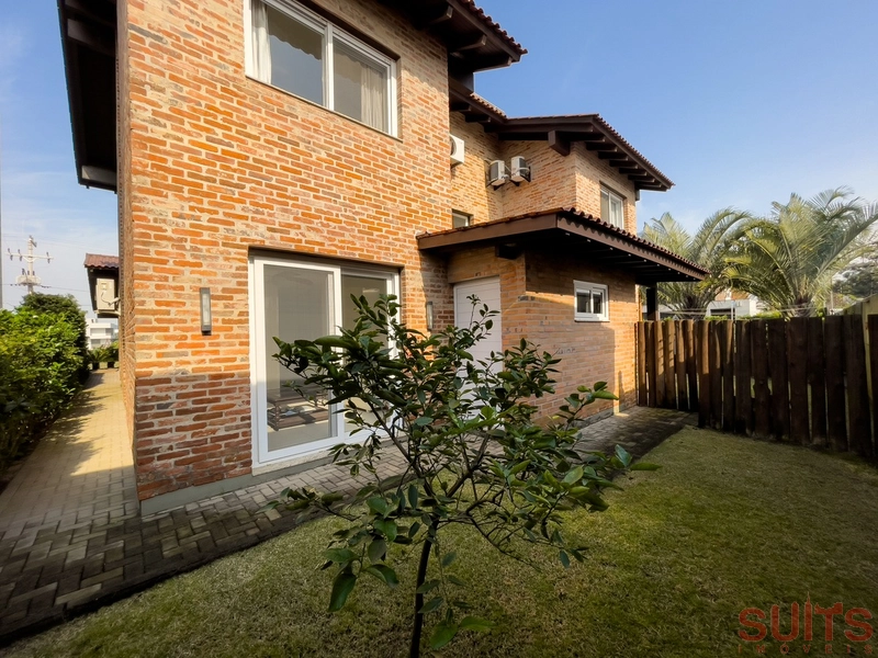 Lindíssimo sobrado padrão AAA no condomínio Villaggio Atlântida: 4ª foto da galeria de imagens do imóvel