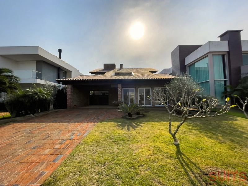 Lindíssimo sobrado padrão AAA no condomínio Villaggio Atlântida: 2ª foto da galeria de imagens do imóvel