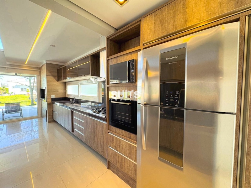 Excelente sobrado beira lago à venda no condomínio Malibu: 14ª foto da galeria de imagens do imóvel