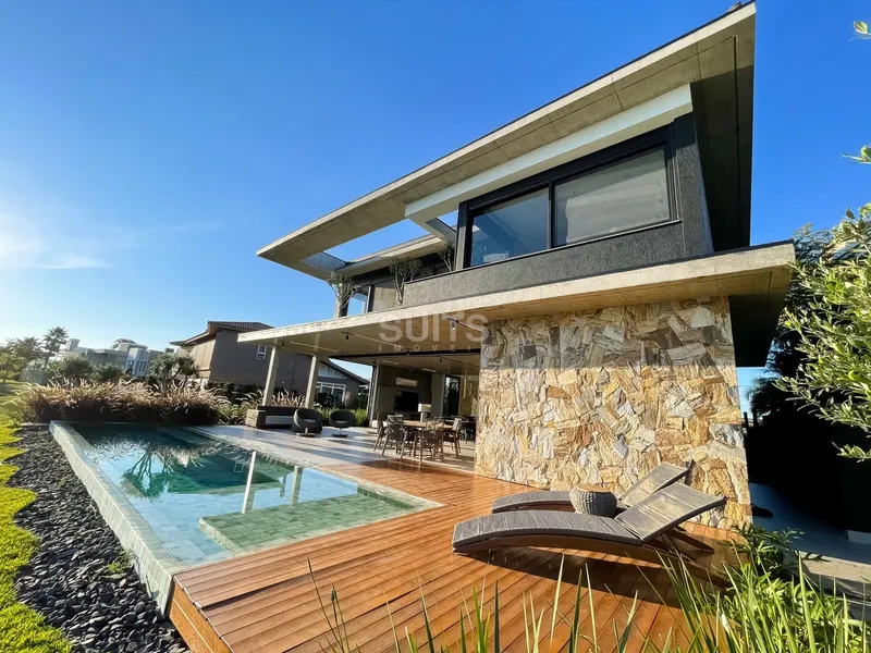 Excelente mansão beira lago no Condomínio Enseada: 49ª foto da galeria de imagens do imóvel