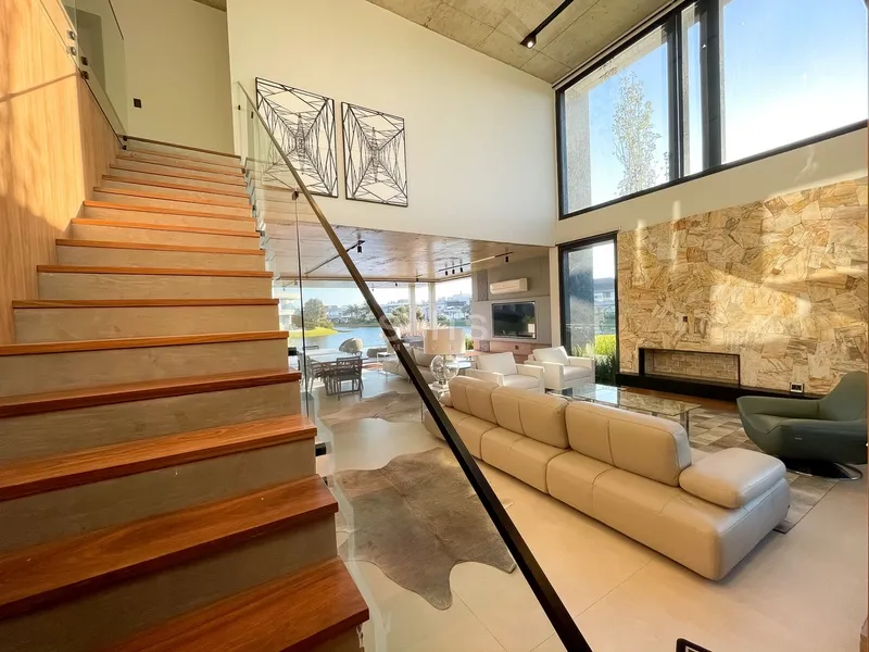 Excelente mansão beira lago no Condomínio Enseada: 11ª foto da galeria de imagens do imóvel