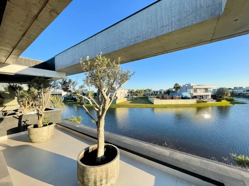 Excelente mansão beira lago no Condomínio Enseada: 36ª foto da galeria de imagens do imóvel