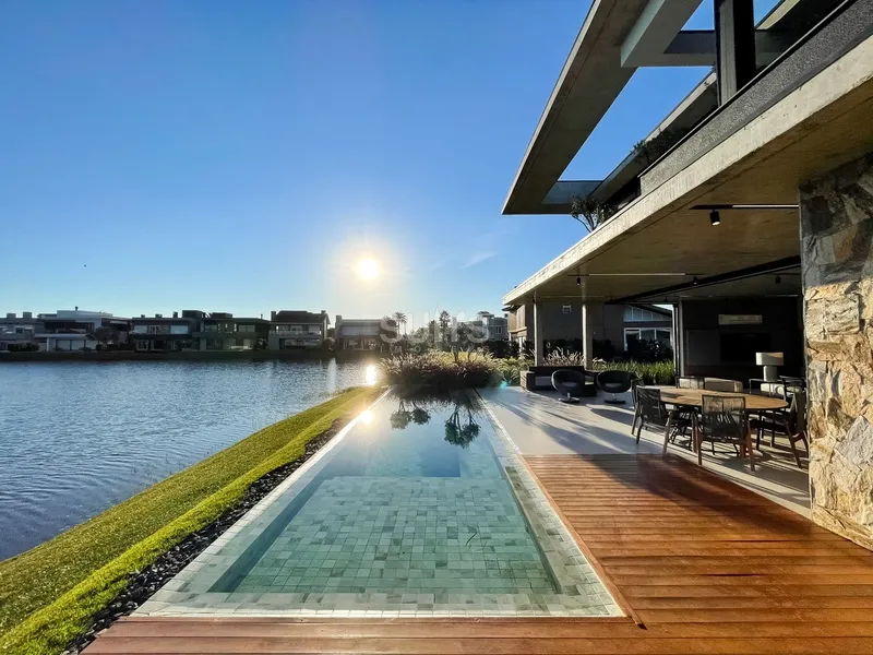 Excelente mansão beira lago no Condomínio Enseada: 51ª foto da galeria de imagens do imóvel