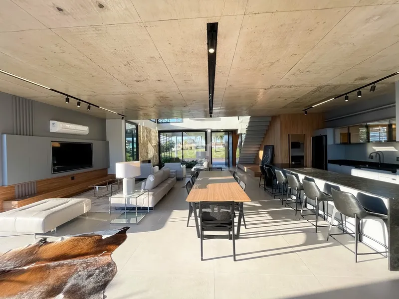 Excelente mansão beira lago no Condomínio Enseada: 13ª foto da galeria de imagens do imóvel