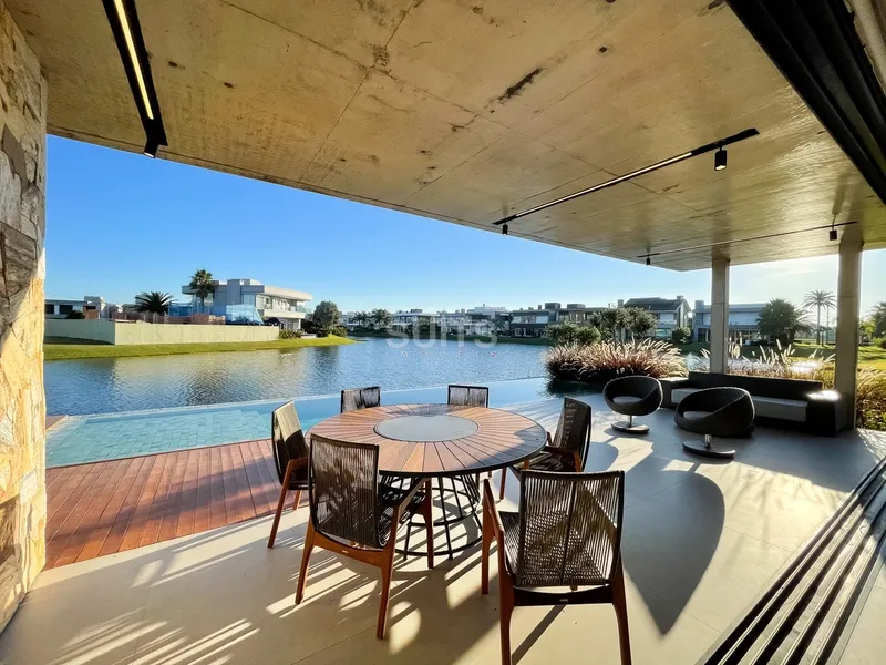 Excelente mansão beira lago no Condomínio Enseada: 19ª foto da galeria de imagens do imóvel