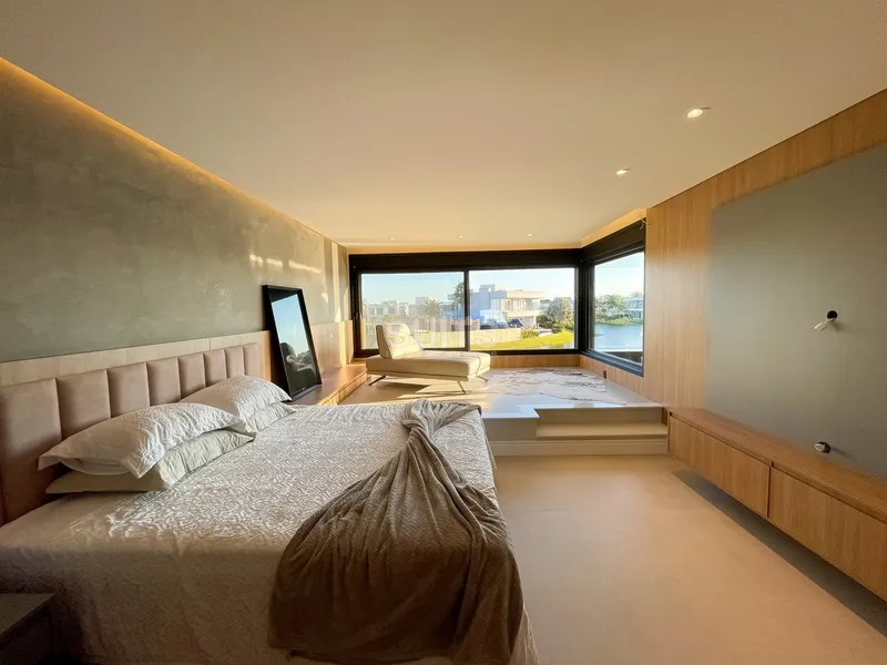 Excelente mansão beira lago no Condomínio Enseada: 28ª foto da galeria de imagens do imóvel