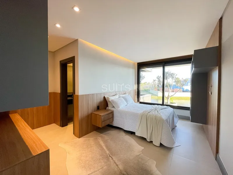 Excelente mansão beira lago no Condomínio Enseada: 44ª foto da galeria de imagens do imóvel