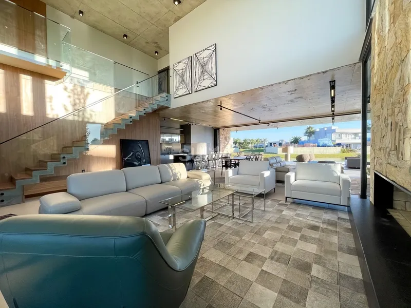 Excelente mansão beira lago no Condomínio Enseada: 8ª foto da galeria de imagens do imóvel