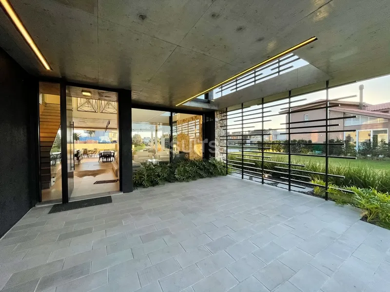 Excelente mansão beira lago no Condomínio Enseada: 6ª foto da galeria de imagens do imóvel