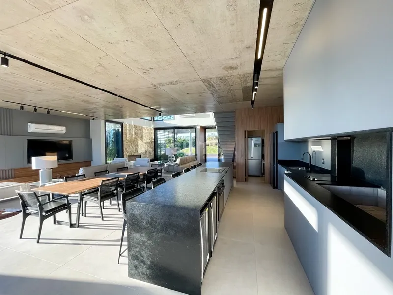 Excelente mansão beira lago no Condomínio Enseada: 14ª foto da galeria de imagens do imóvel