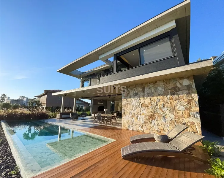 Excelente mansão beira lago no Condomínio Enseada: 22ª foto da galeria de imagens do imóvel