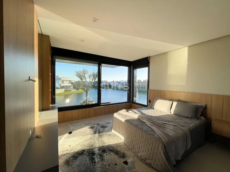 Excelente mansão beira lago no Condomínio Enseada: 39ª foto da galeria de imagens do imóvel