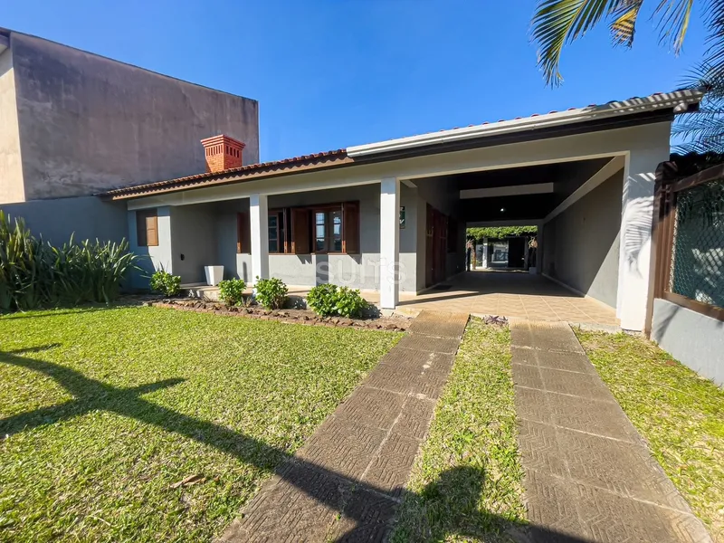 Linda casa muito bem localizada no Centro de Xangri-Lá: 2ª foto da galeria de imagens do imóvel