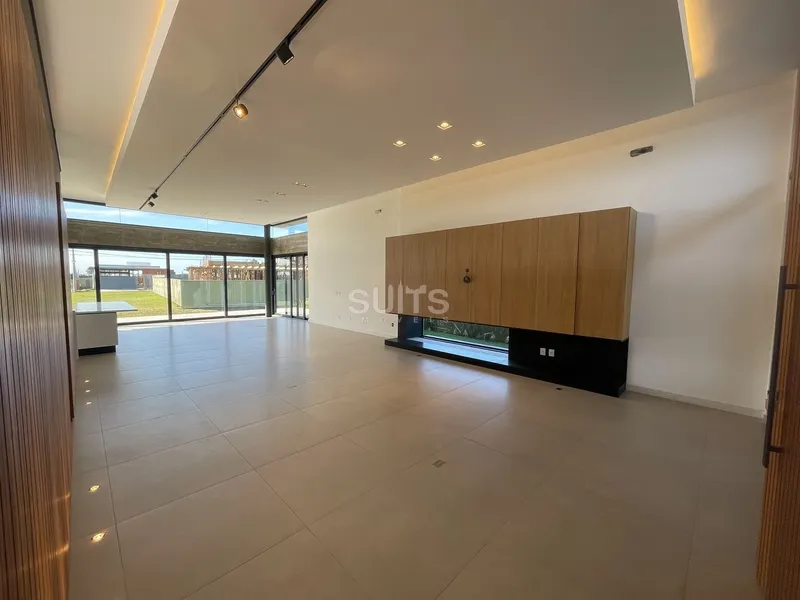 Excelente casa beira-lago nunca habitada no condomínio Celebration: 4ª foto da galeria de imagens do imóvel